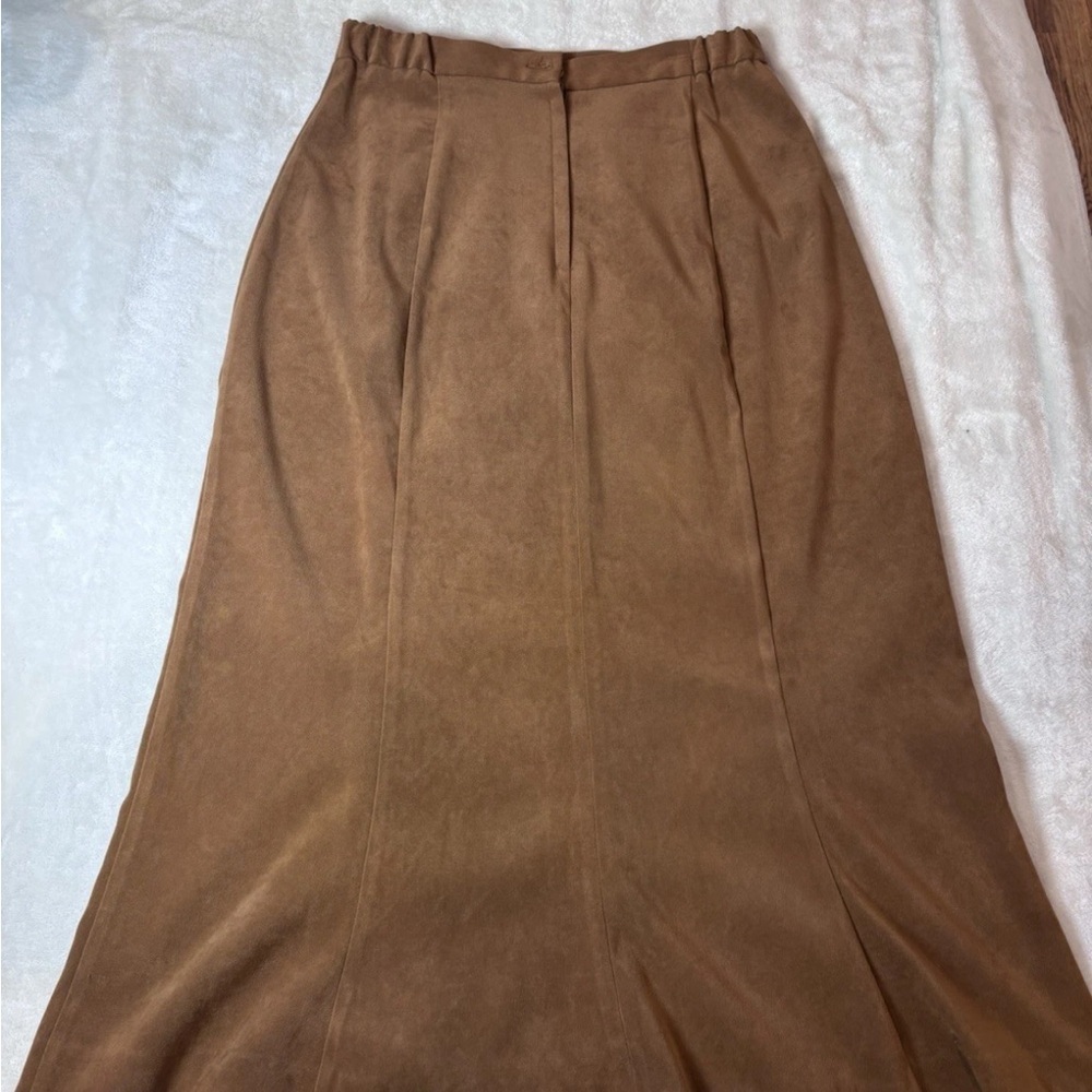 Elegant Brown A-Line Women's Skirt - Picture 2 of 10